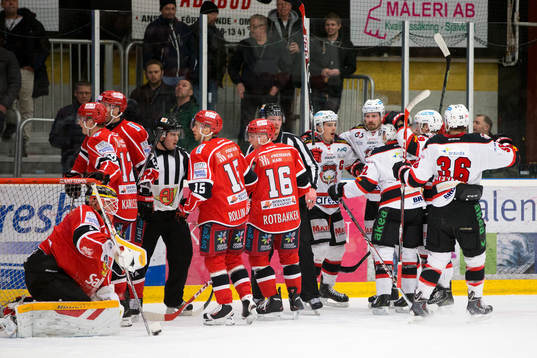 Malmös Fredrik Storm har precis kvitterat till 1-1 i