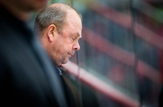Modos tränare Per-Erik Johnsson deppar