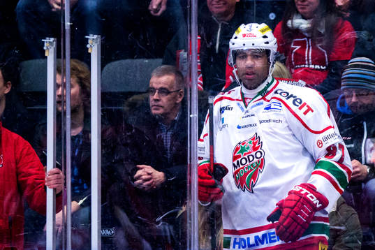 Modos Donald Brashear deppar i utvisningsbåset