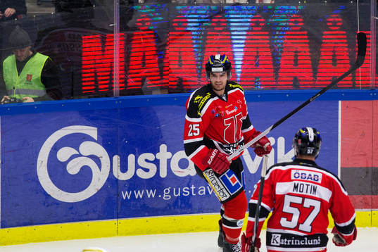Örebros Martin Johansson gör mål för tionde matchen i