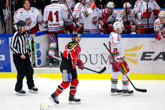 Örebros Martin Johansson jublar