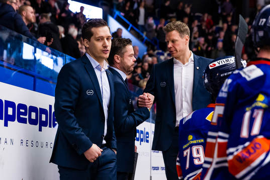 Växjös tränare Sam Hallam, assisterande tränare Fredrik
