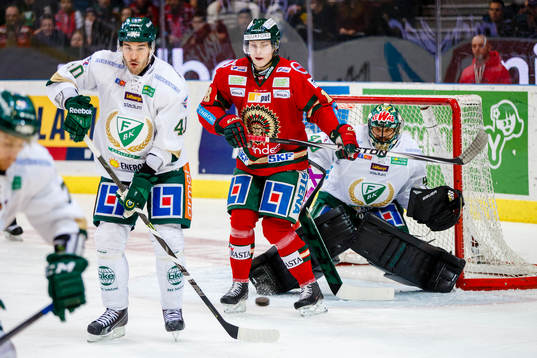 Färjestads Niclas Arell och Frölundas Anton Blidh