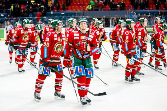 Frölundas spelare jublar