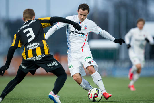Helsingborgs Anton Wede mot Häckens Joel Andersson