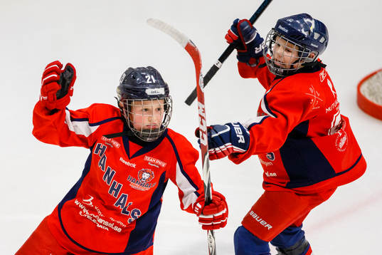 Hanhals/Kings Hampus Berndtsson (21) jublar