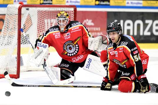 Luleås målvakt Joel Lassinantti och Jonathan Sigalet