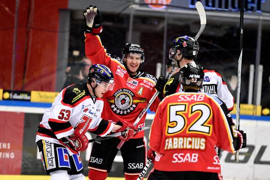 Luleås Niklas Fogström jublar