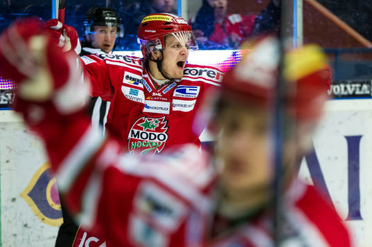 Modos Samuel Påhlsson jublar