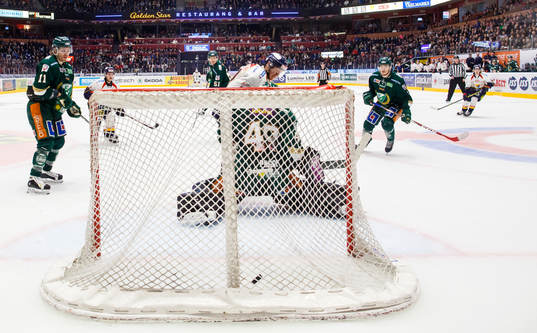Färjestads Anssi Salmela och Ludwig Byström deppar