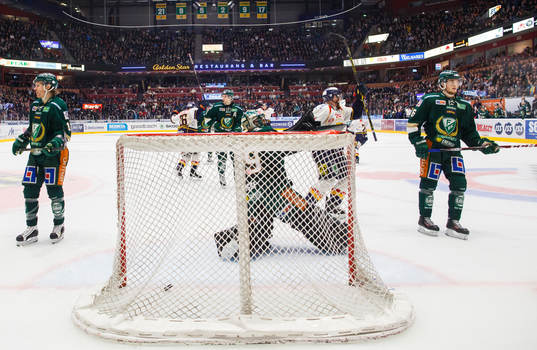 Färjestads Anssi Salmela och Ludwig Byström deppar