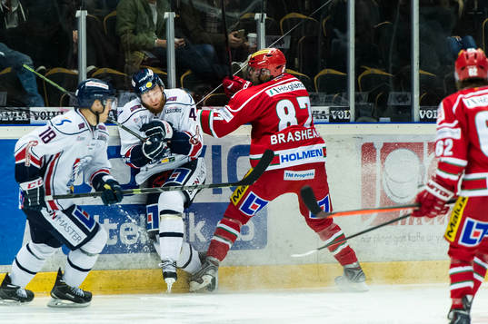 Modos Donald Brashear trycker till Linköpings Jonas