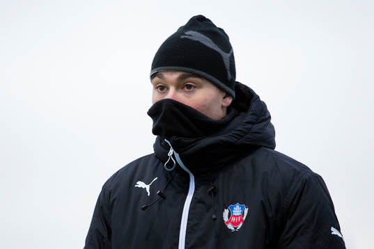 Helsingborgs Jordan Larsson innan träningsmatchen i