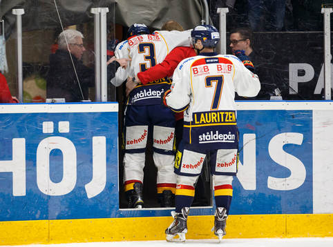 Djurgårdens Marcus Nilson skadar sig och får utgå