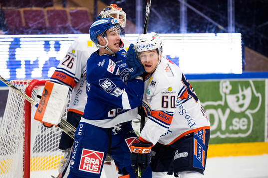 Leksands Tobias Forsberg och Växjös Erik Josefsson i en
