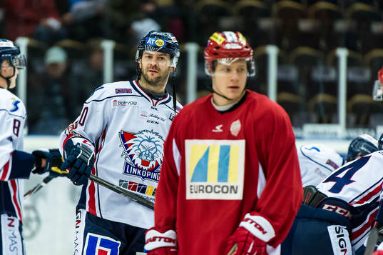 Linköpings Jeff Taffe och Modos Samuel Påhlsson