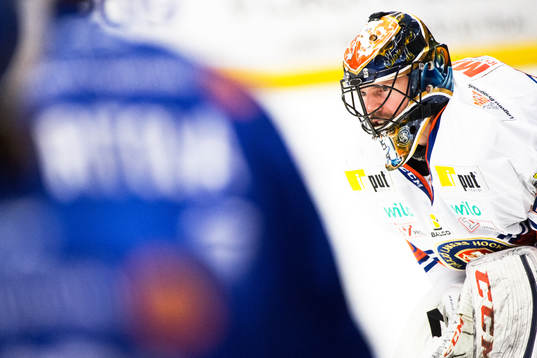 Växjös målvakt Cristopher Nihlstorp före