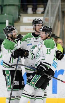 Rögles Taylor Matson, Jens Hellgren fira med Jakob Lilja