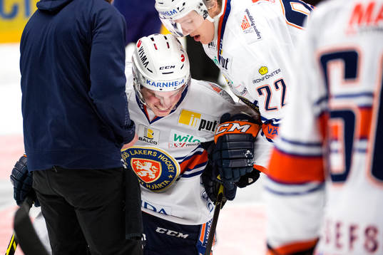 Växjös Robin Söderquist har ont