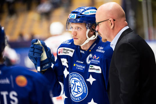 Leksands Johan Ryno i samtal med Leksands assisterande