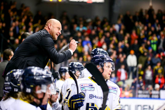 Hv71s tränare Andreas Johansson