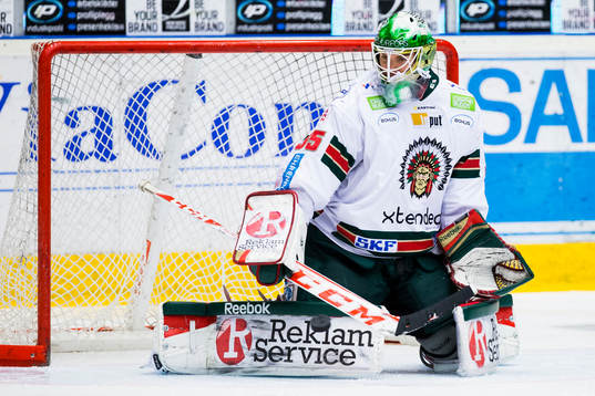 Frölundas målvakt Linus Fernström