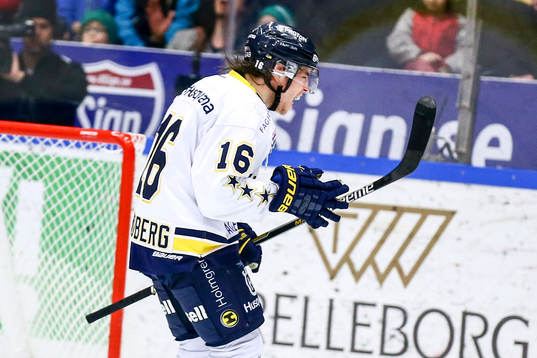 Skellefteås målvakt Markus Svensson räddade en straff