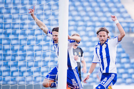 IFK Göteborgs Lasse Vibe gör 1-0 och jublar med Tom