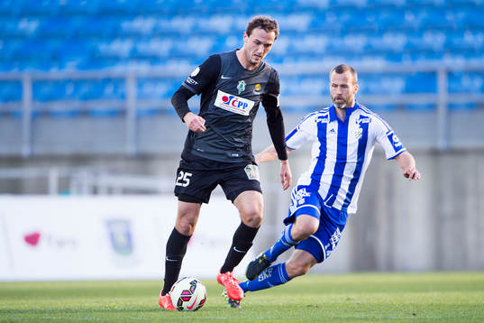 Jablonecs Martin Dolezal och IFK Göteborgs Hjalmar Jonsson