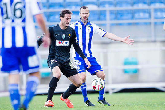 Jablonecs Martin Dolezal och IFK Göteborgs Hjalmar Jonsson