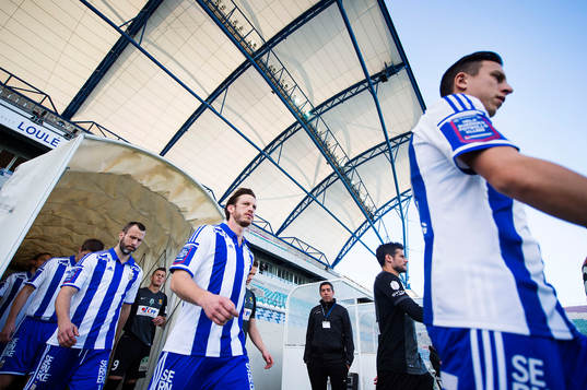 IFK Göteborgs Martin Smedberg Dalence (längst framf)