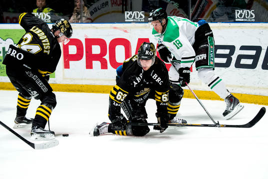 s Michael Lindqvist, Joakim Hagelin och Rögles Mike Vernace