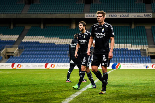 IFK Göteborgs Mattias Bjärsmyr och Mikael Boman deppar