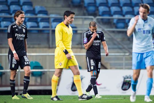 IFK Göteborgs Tom Pettersson och Haitam Aleesami deppar