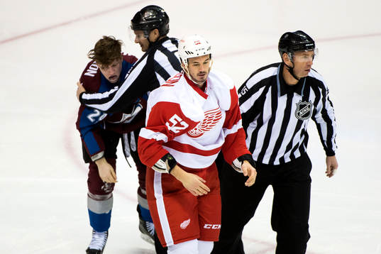 Colorados Nathan MacKinnon i slagsmål med Detroits