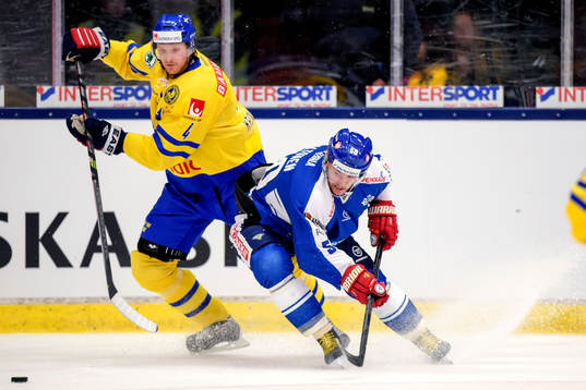 Sveriges Staffan Kronwall och Finlands Juhamatti Aaltonen