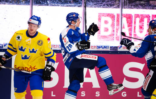 Finlands Janne Pesonen jublar