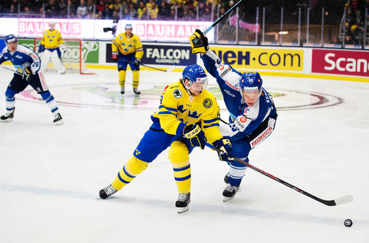 Sveriges Tom Wandell utmanas av Finlands Ossi Louhivaara
