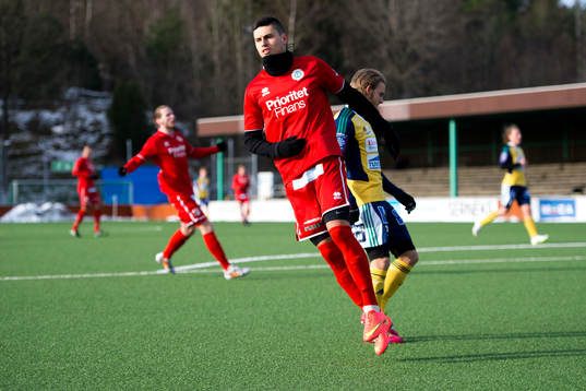 Utsiktens Luka Mijaljevic jublar