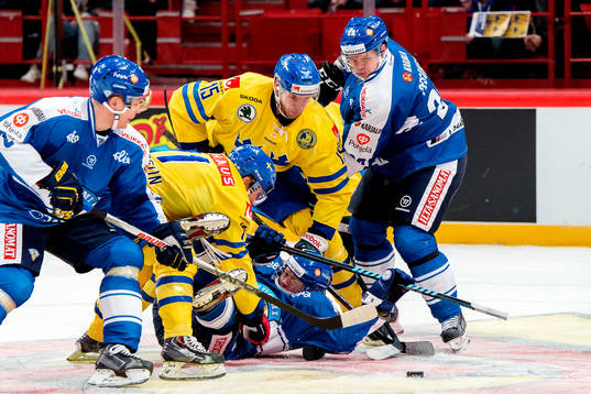 Sveriges Mattias Sjögren, Simon Hjalmarsson och Finlands