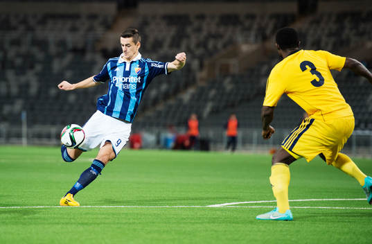 Djurgårdens Haris Radetinac skjuter ett skott