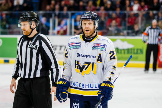 s David Petrasek får matchstraff