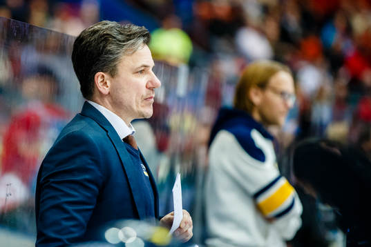 s assisterande tränare Fredrik Stillman