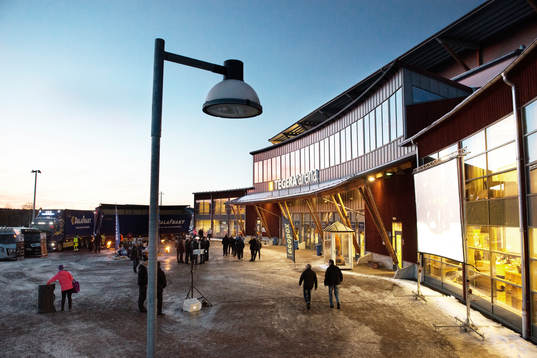 Översiktsbild utanför Tegera Arena före ishockeymatchen