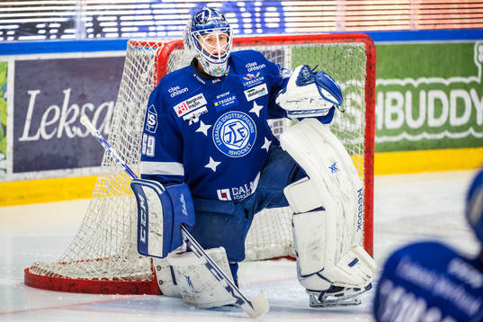Leksands målvakt Oscar Alsenfelt deppar före