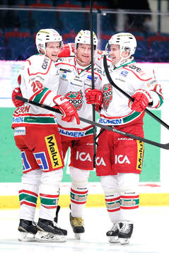 Modos Marcel Hossa (m) gör 0-1 och jublar med Jonathan