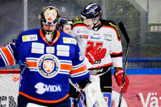 Örebros spelare jublar