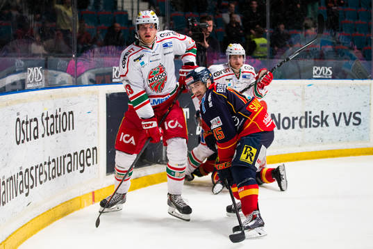 Modos Joonas Nättinen och Djurgårdens Steve Saviano