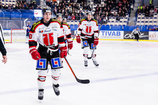 Örebros Derek Ryan jublar