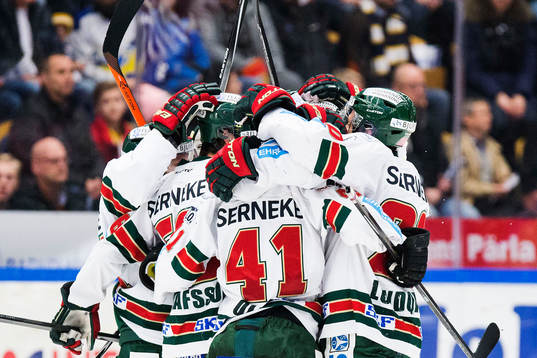 Frölundas spelare jublar